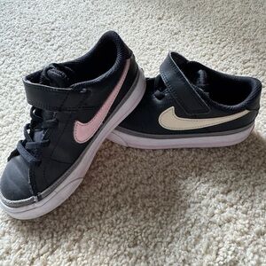 Nike Court, Legacy leather upper shoes
